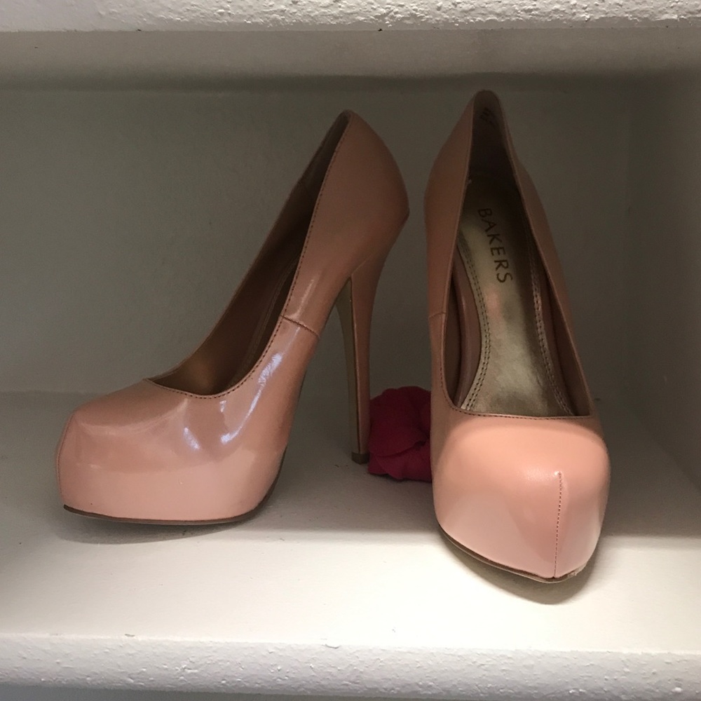 Brand new bakers pumps size 5